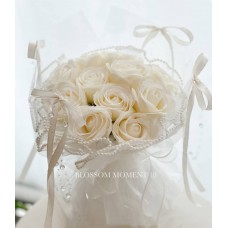 11 Stalk Cream Bouquet 